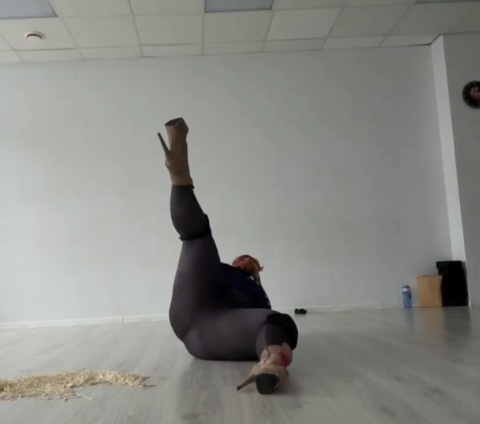 Leggings, giant heels, and heavy curves.