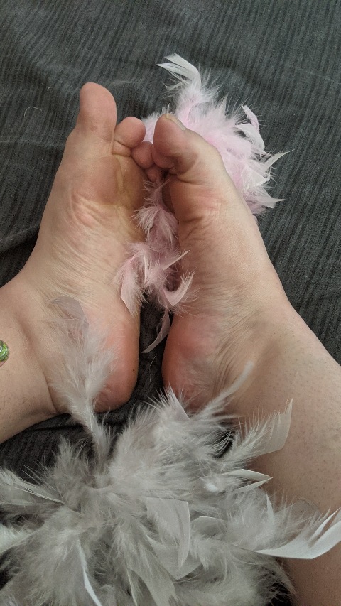 Tickling my soft soles. 🪶
