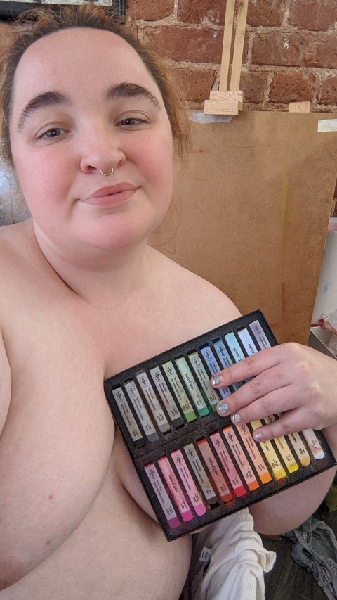 Getting ready to paint my desires. 🖍️✨